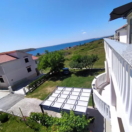 דירה Milana רטינה